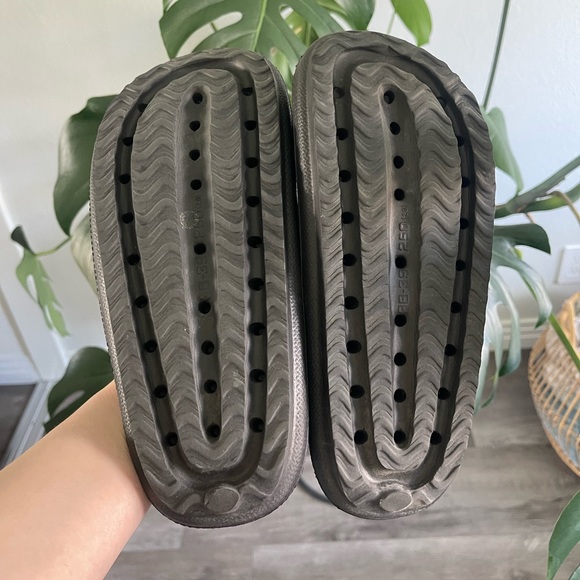 Black Cloud Slides NWOT - Picture 4 of 4